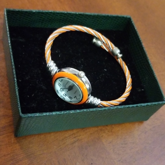 Watch - Picture 1 of 3